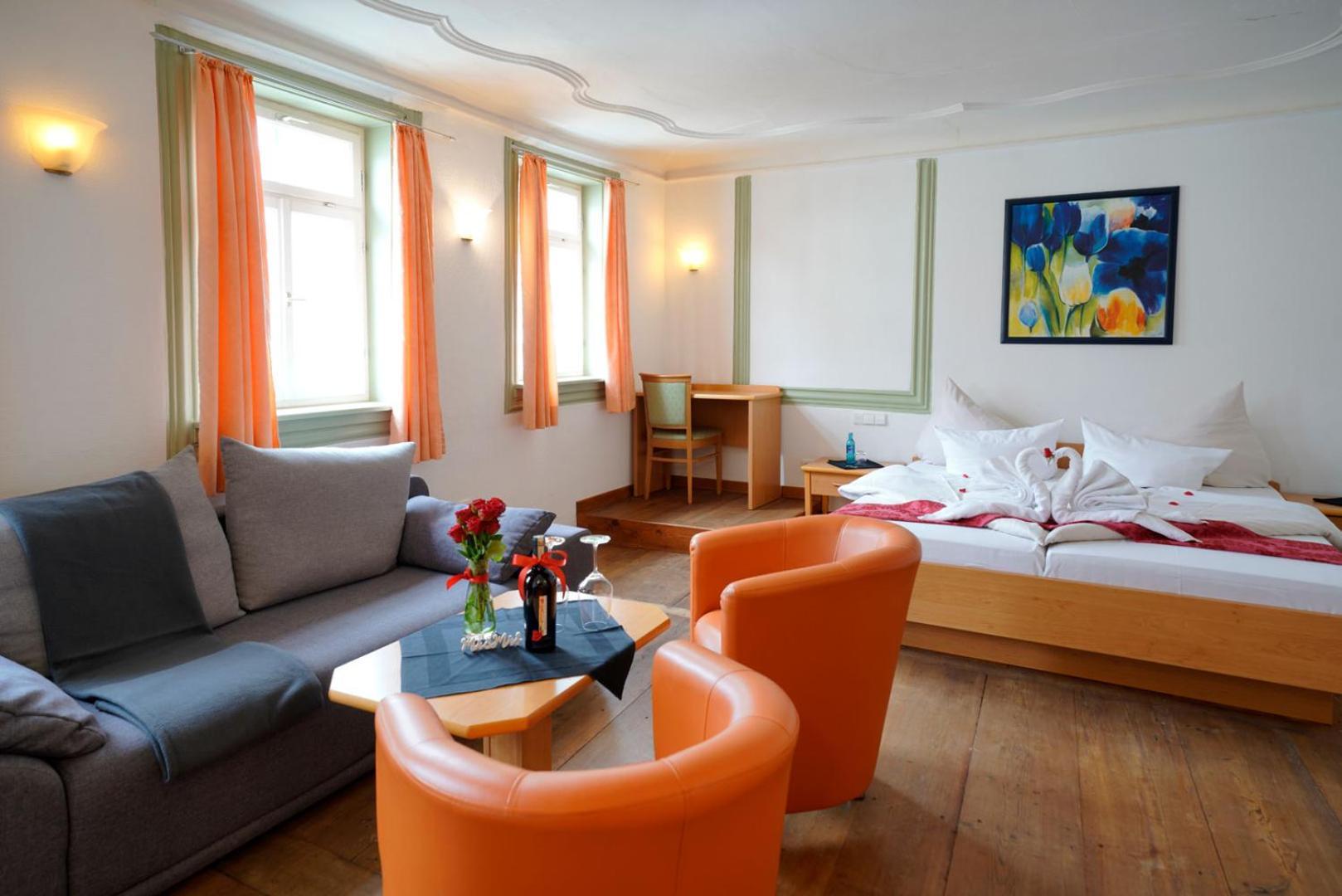 Hotel Adler Am Schloss Bonnigheim エクステリア 写真
