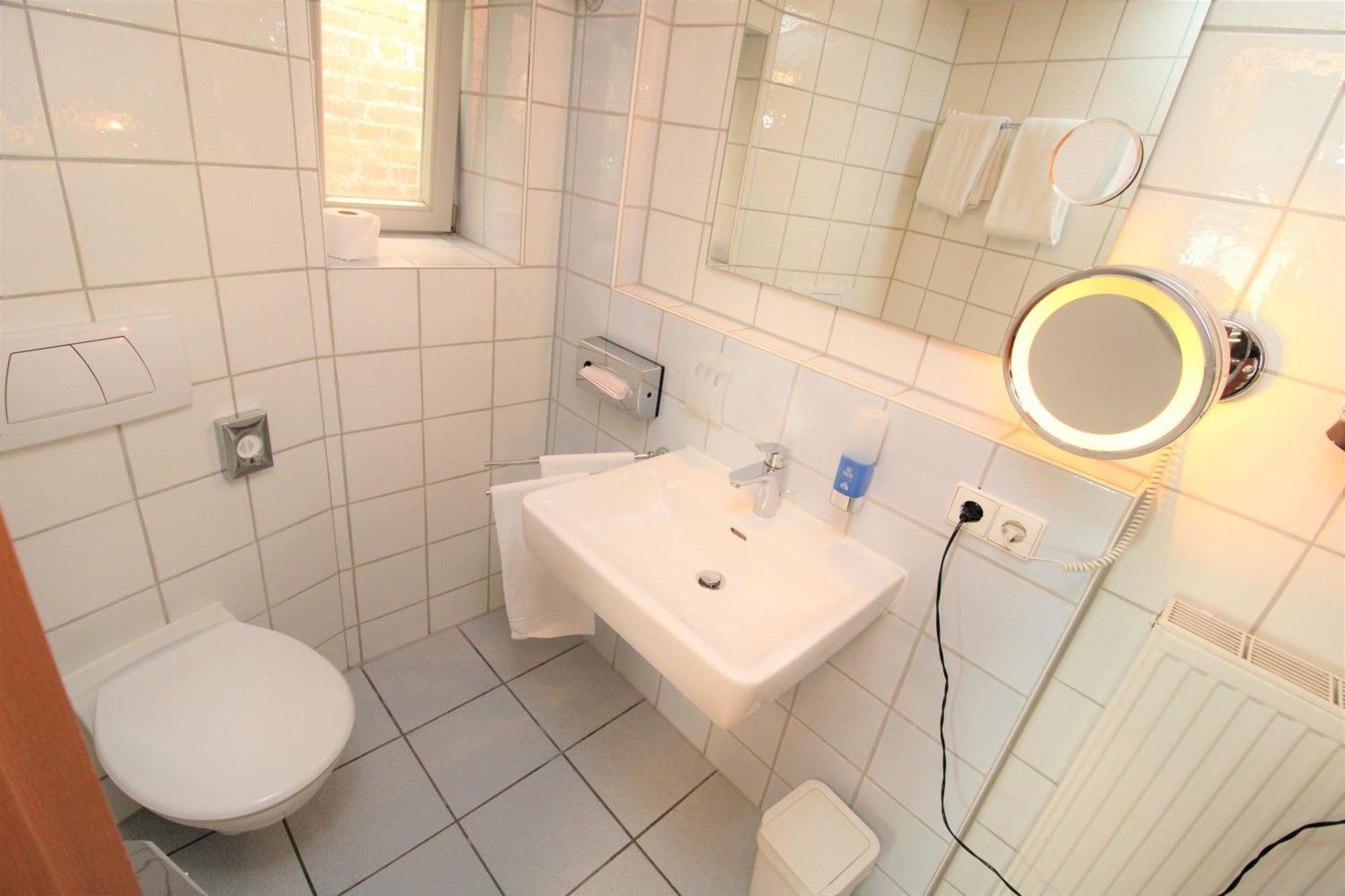 Hotel Adler Am Schloss Bonnigheim エクステリア 写真